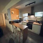 Le Petit Chez Soi D'ailleurs Apartment *