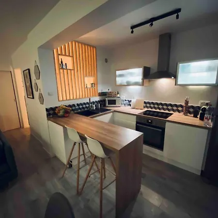 Le Petit Chez Soi D'ailleurs Apartamento *